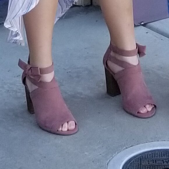 LC Lauren Conrad Shoes - Lauren Conrad mauve pink suede open toe boots Size 8.5
